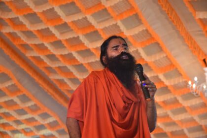 बाबा रामदेव नेट वर्थ और पतंजलि आयुर्वेद के संस्थापक